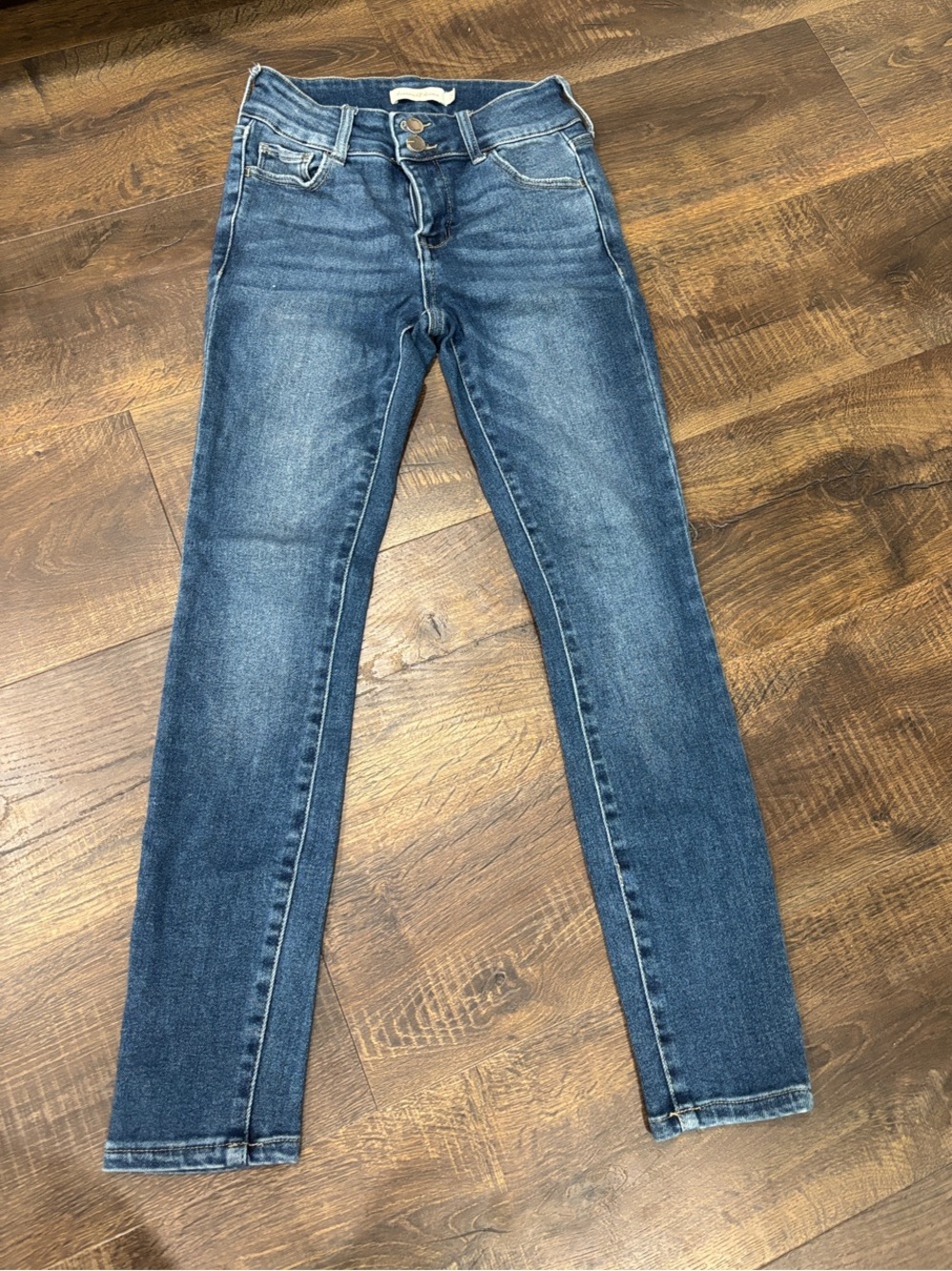 Discount Divas Dark Blue Mid-Rise Women's Skinny Jeans